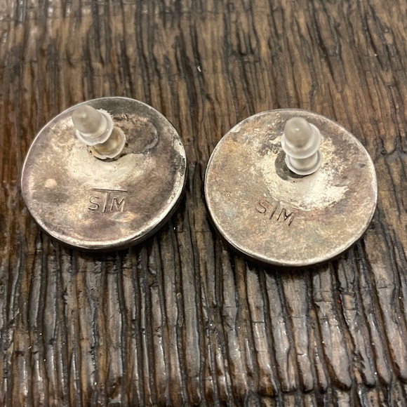 Stewart Maria Tucson (Zuni) Vintage post Earrings Turquoise Coral MOP Sterling - Picture 3 of 3